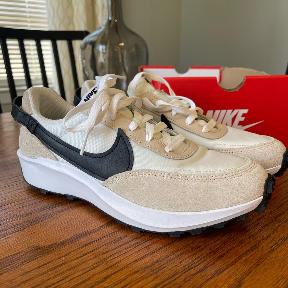 Nike Women’s Waffle Debut